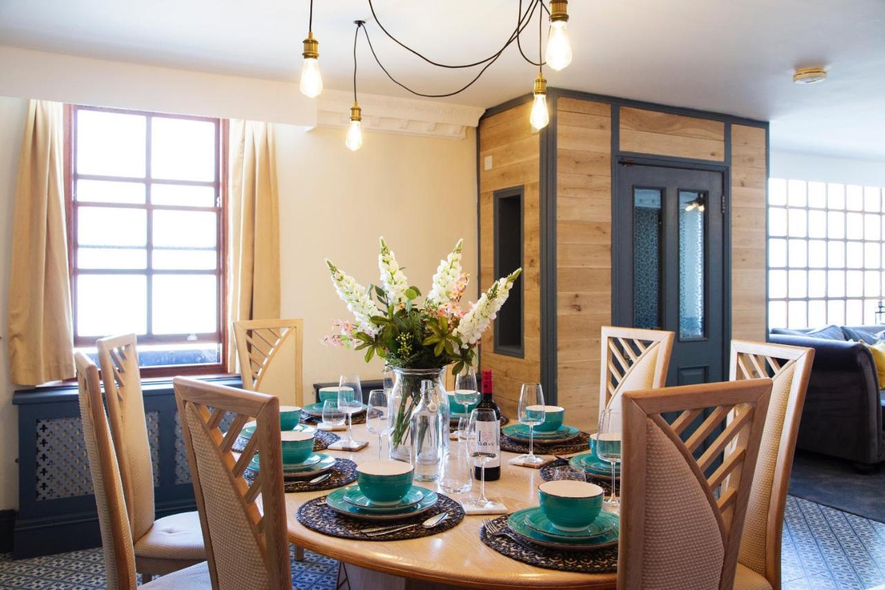 Cosy Open Plan Harbourside Inn With Superking Beds, Wood Burning Stove And Bar Torquay Zewnętrze zdjęcie