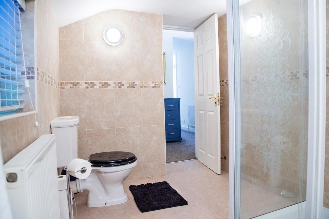 Cosy Open Plan Harbourside Inn With Superking Beds, Wood Burning Stove And Bar Torquay Zewnętrze zdjęcie